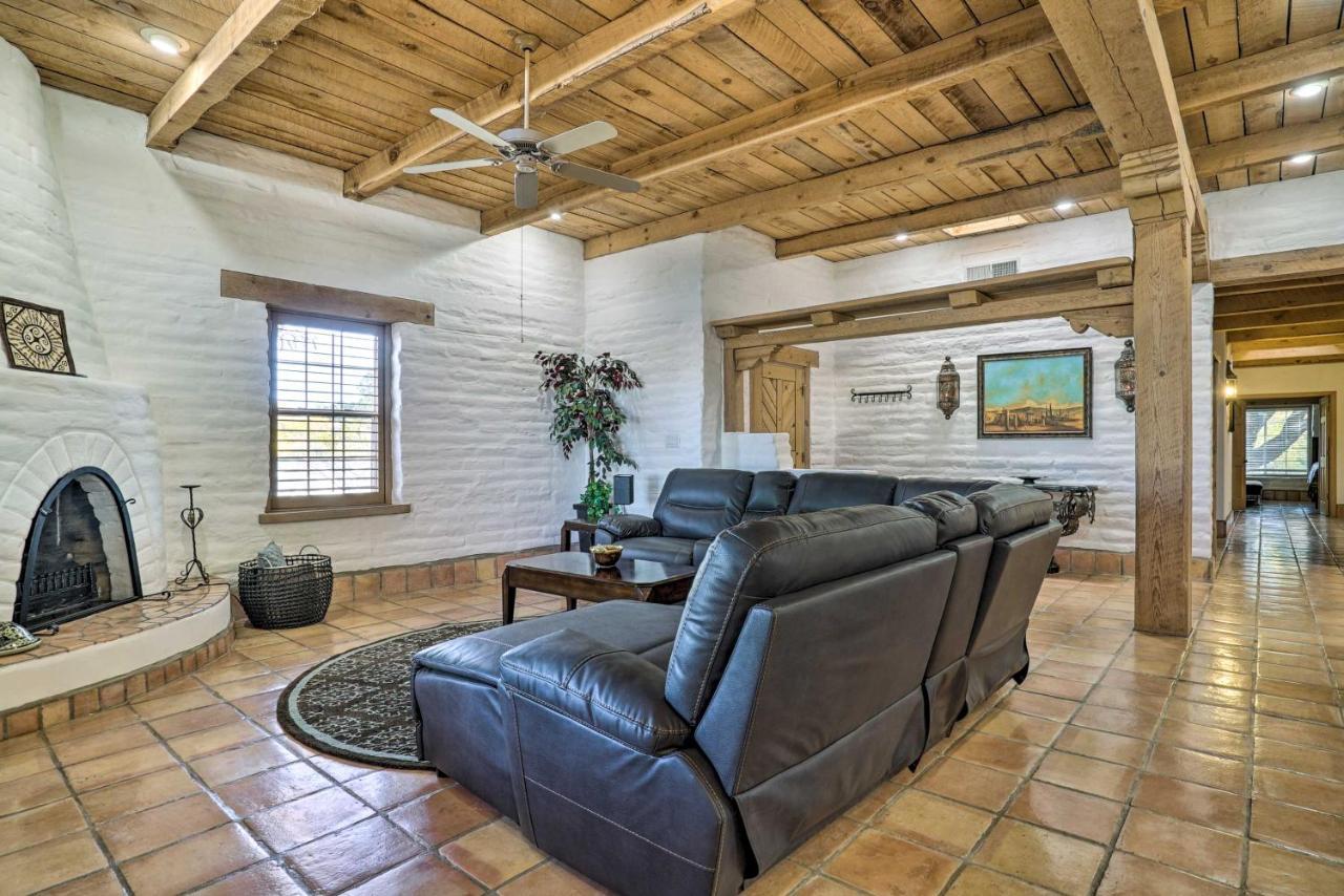 Las Cruces Home La Casa Blanca With Courtyard Luaran gambar