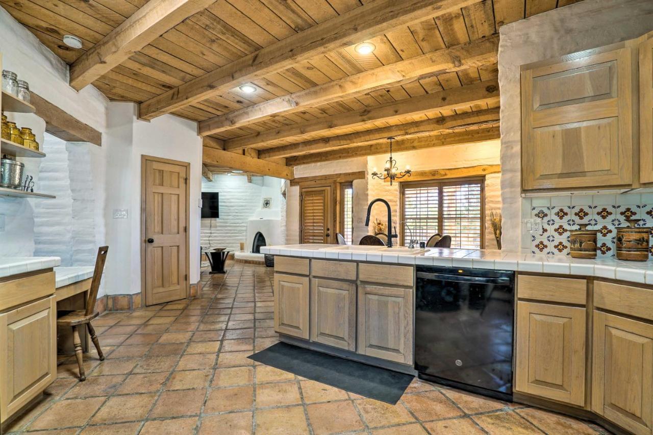 Las Cruces Home La Casa Blanca With Courtyard Luaran gambar