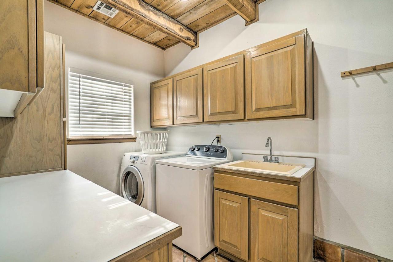 Las Cruces Home La Casa Blanca With Courtyard Luaran gambar