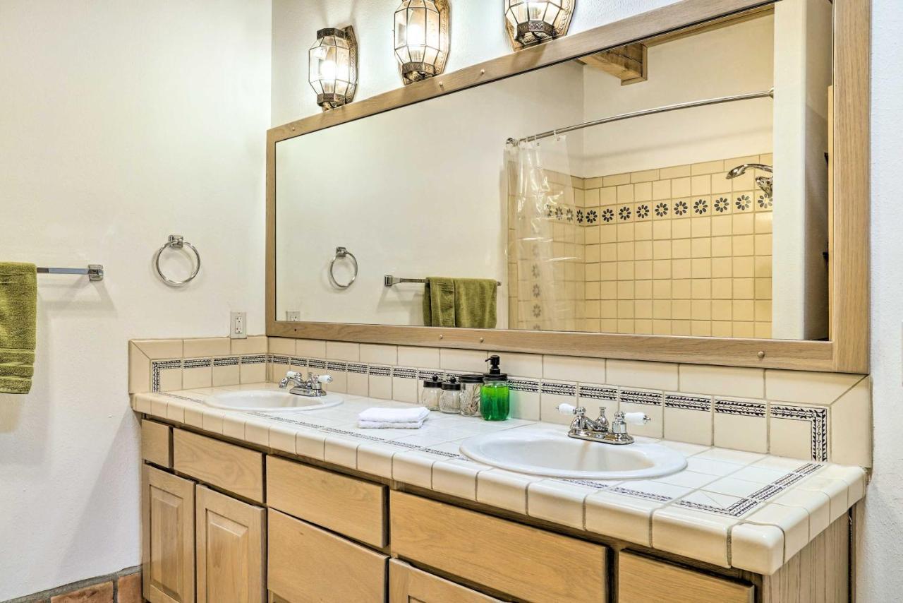 Las Cruces Home La Casa Blanca With Courtyard Luaran gambar